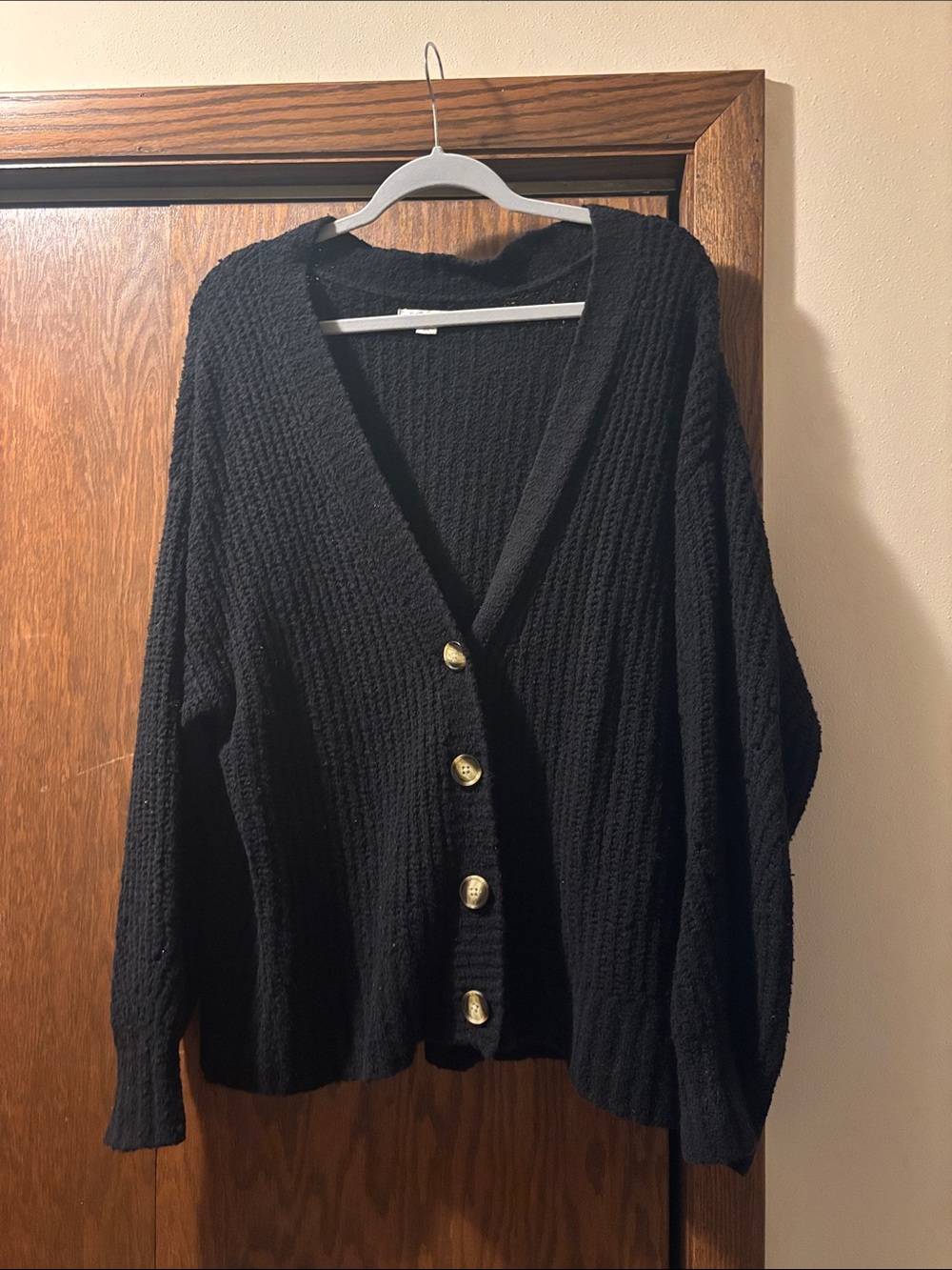 American Eagle Outfitters Black V‑Neck Button Cardigan